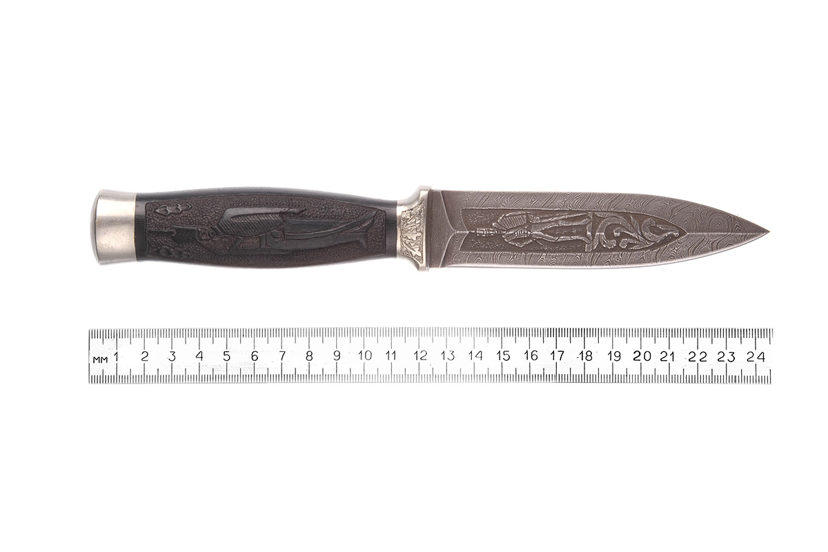 Нож Тайга (дамасская сталь, резьба) рукоять - граб, резьба