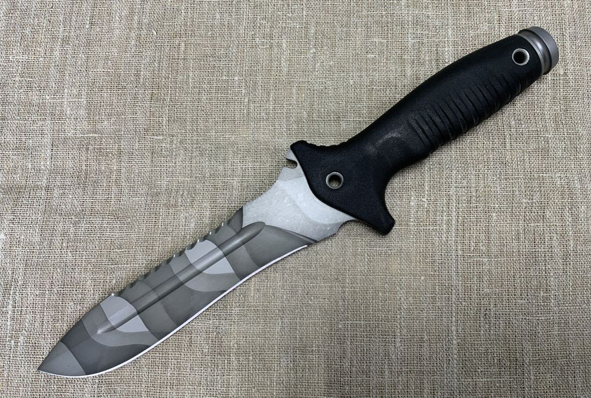 - Нож Нарвал (сталь 70Х16МФС), камуфляж, чёрная рукоять