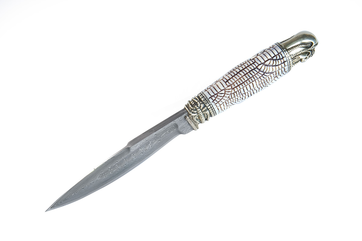 Нож "Чужой" (нержавеющий ламинат, центр M390), мастер В. Пашолок