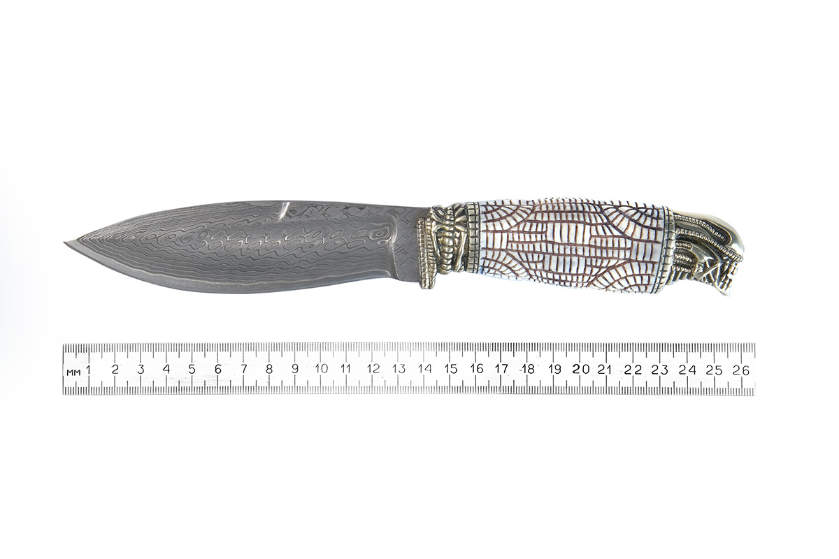 Нож "Чужой" (нержавеющий ламинат, центр M390), мастер В. Пашолок