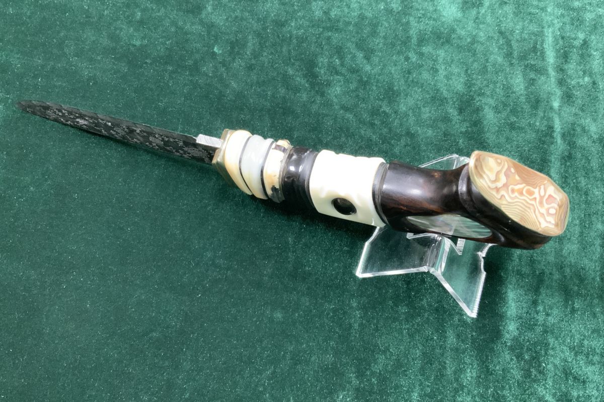  "",  ..,   , ,  , . , , ,   ,  