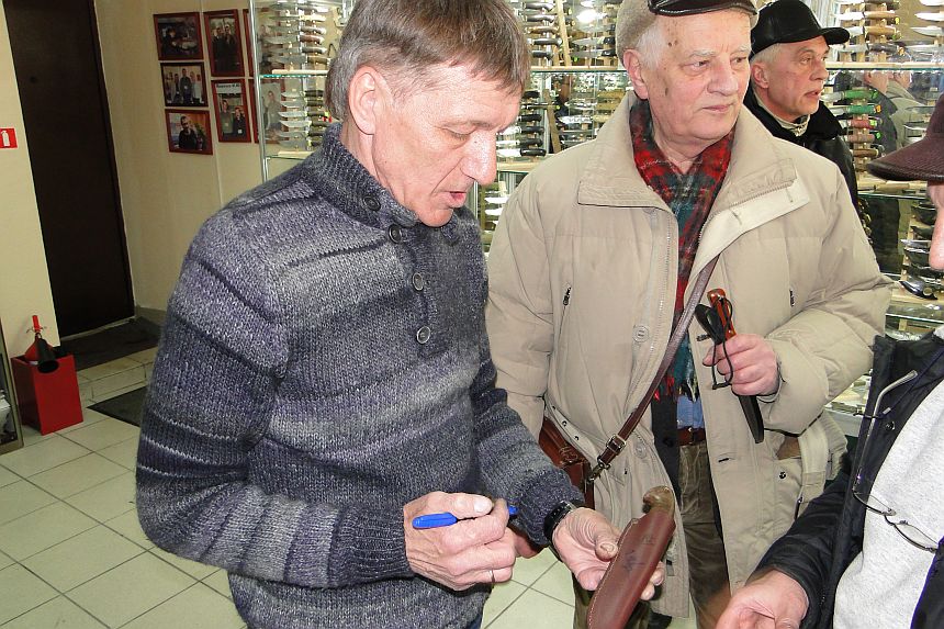 Чебурков Александр Иванович на персональной выставке - продаже в магазине Русские Ножи