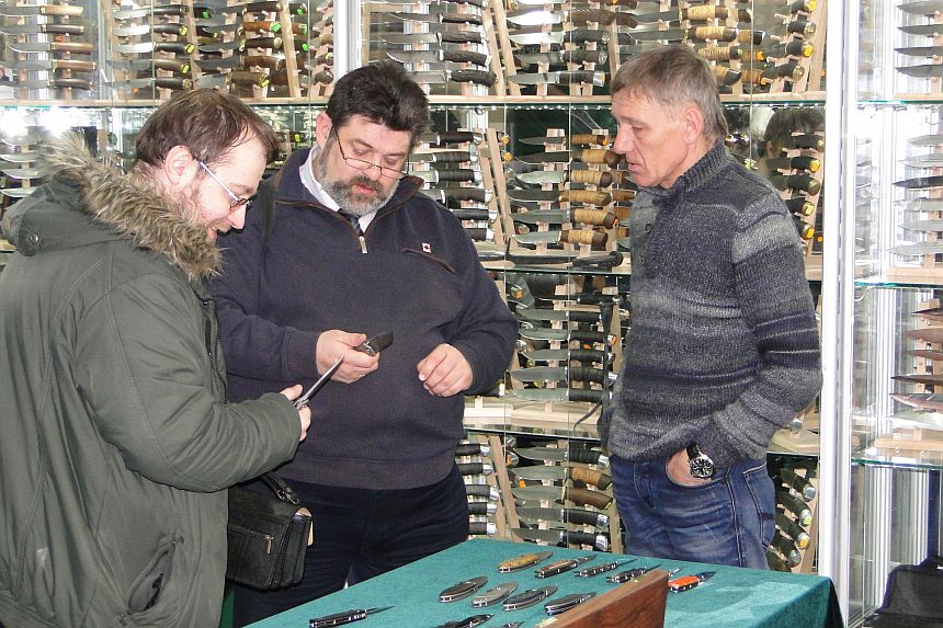 Чебурков А.И. - персональная выставка- продажа ножей Мастерской Чебуркова в магазине Русские Ножи